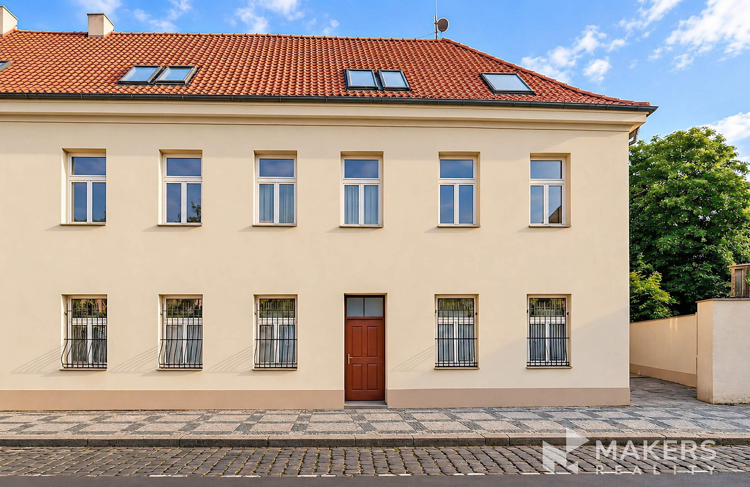 Prodej nájemního domu, činžáku 1 000 m² – fotografie 4