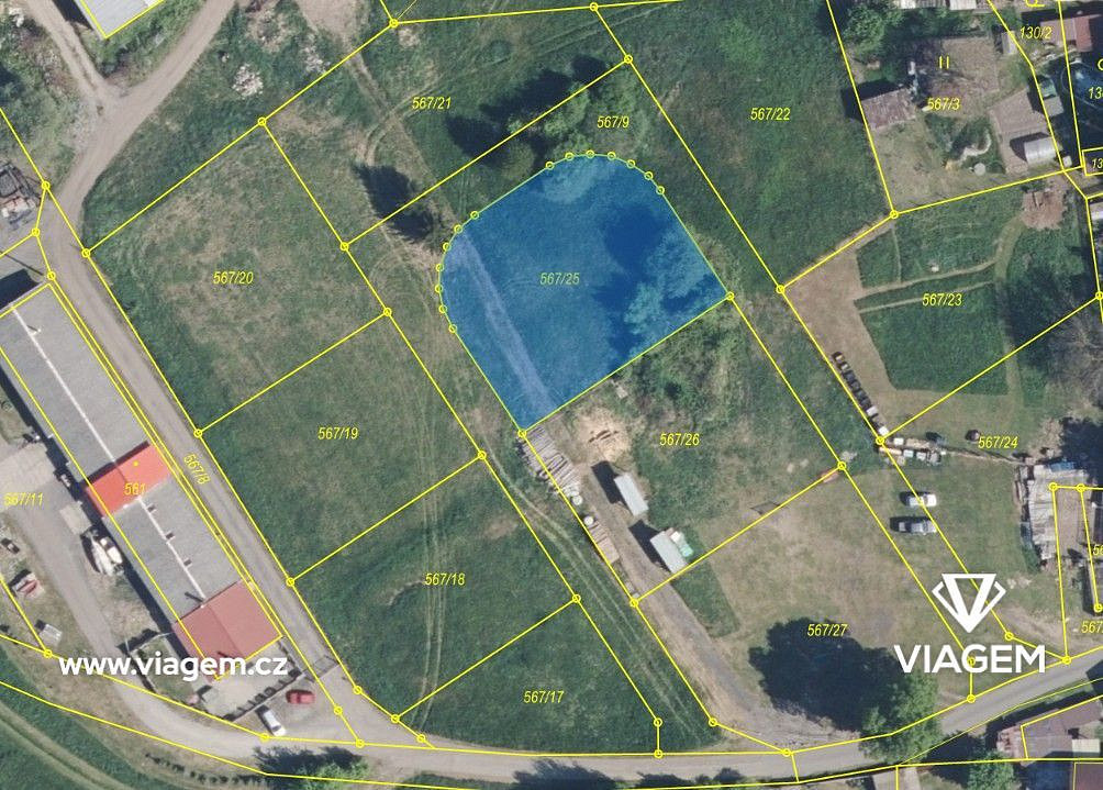 Prodej stavebního pozemku 988 m² – fotografie 3