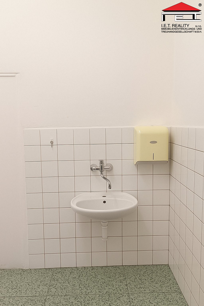 Pronájem kanceláře 23 m² — photo 3