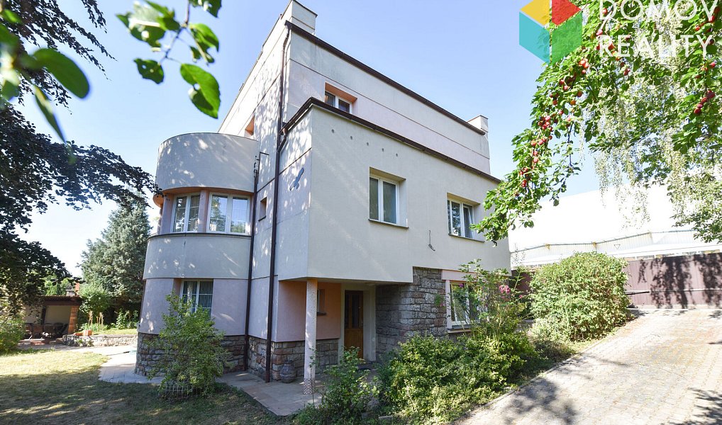Prodej domu 220 m² s pozemkem 831 m², Beroun – náhled fotky 35