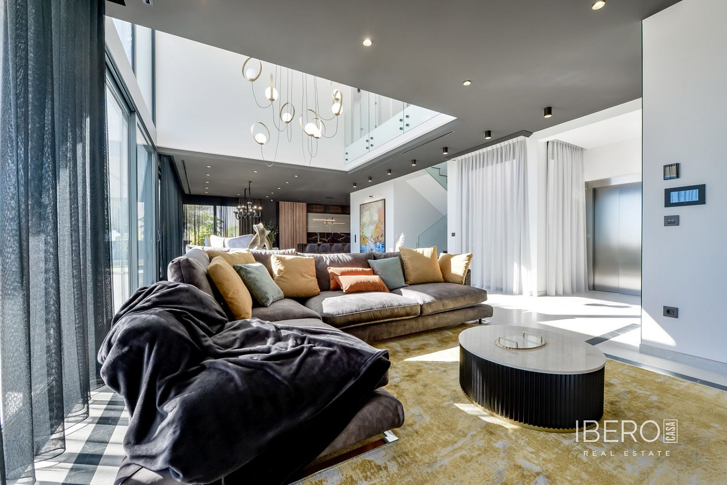 Prodej domu 998 m² s pozemkem 890 m² - Más