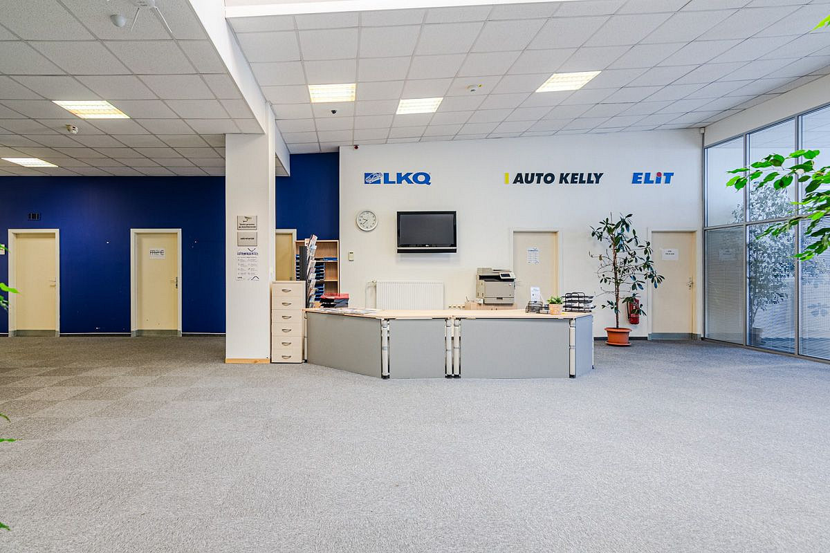 Pronájem kanceláře 1 000 m²