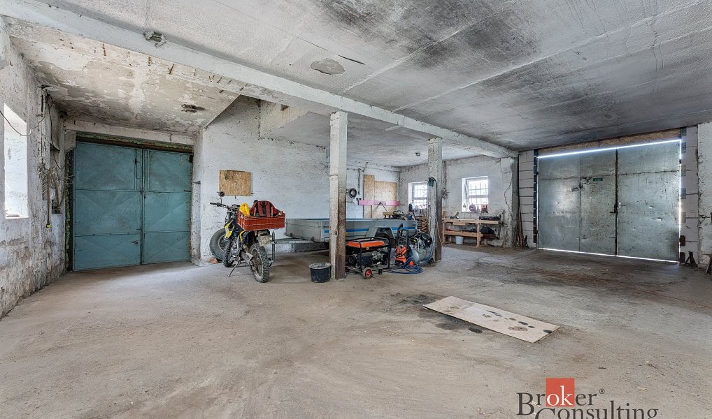 Prodej zemědělského objektu 1 850 m², Kněžice – náhled fotky 7