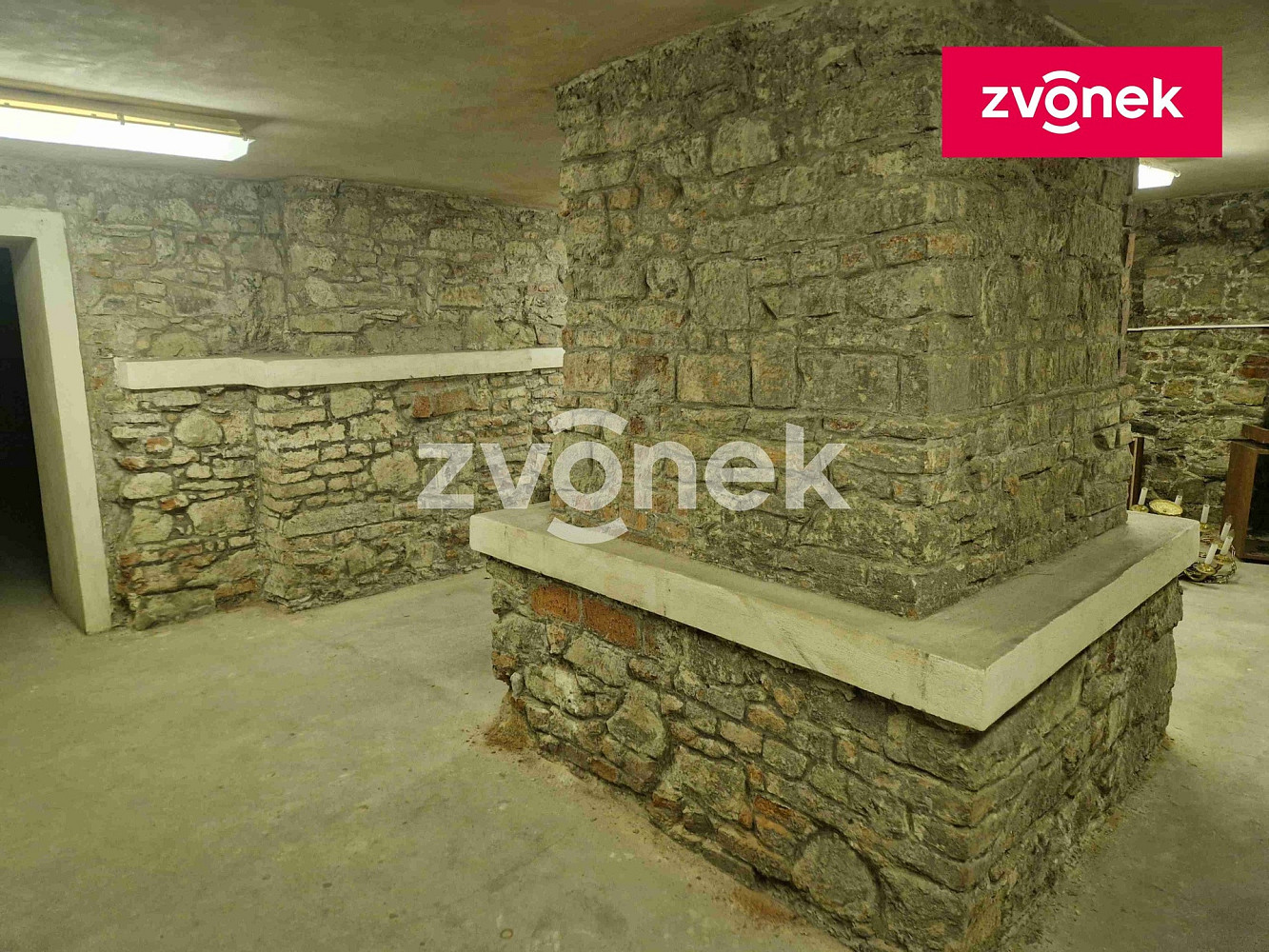 Pronájem obchodních prostor 650 m² – fotografie 3