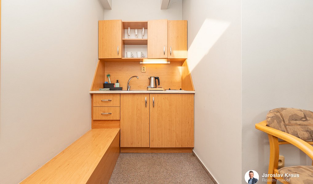 Prodej obchodních prostor 529 m², Lázně Bělohrad – náhled fotky 30