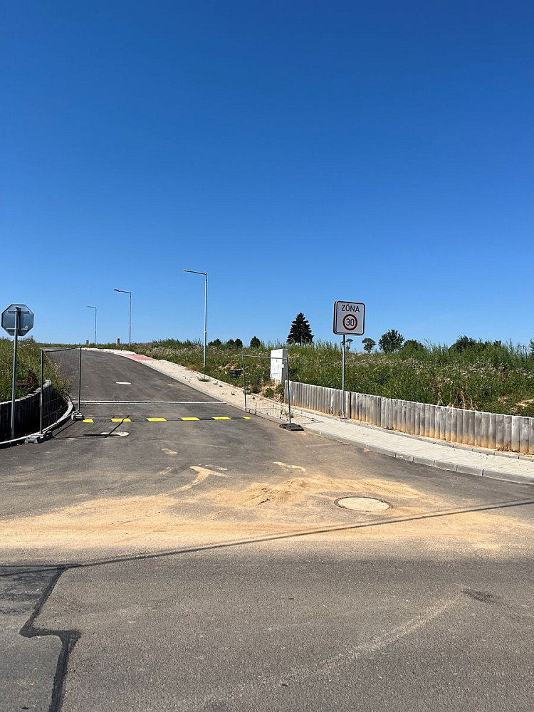 Prodej stavebního pozemku 1 000 m² — photo 3