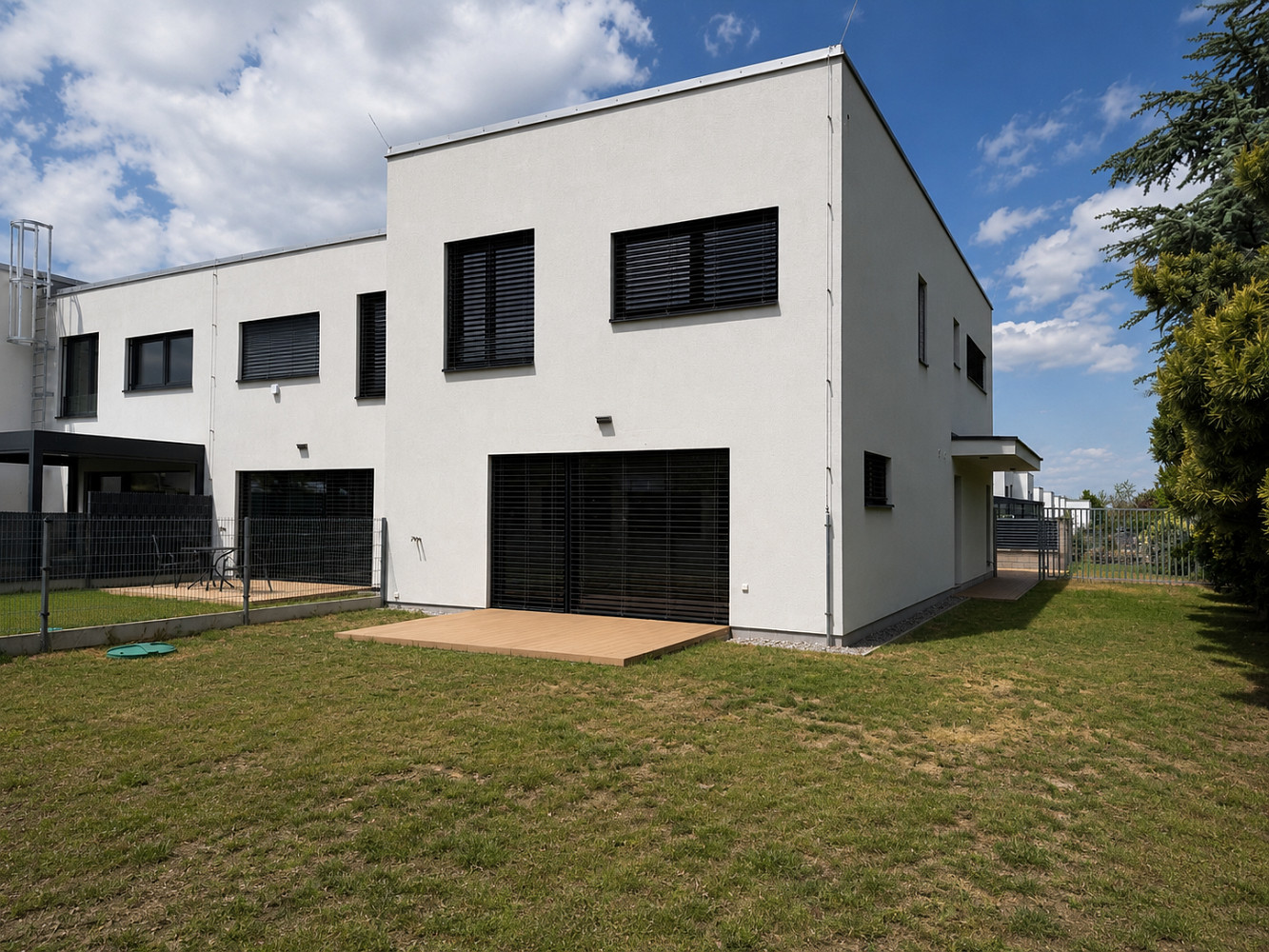 Prodej domu 172 m² s pozemkem 319 m²