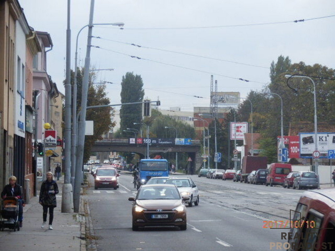 Pronájem obchodních prostor 197 m² – fotografie 2