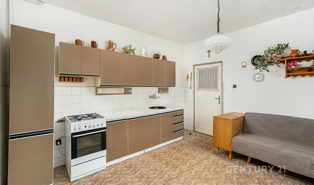 Prodej domu 215 m² s pozemkem 946 m², Rozdrojovice – náhled fotky 2