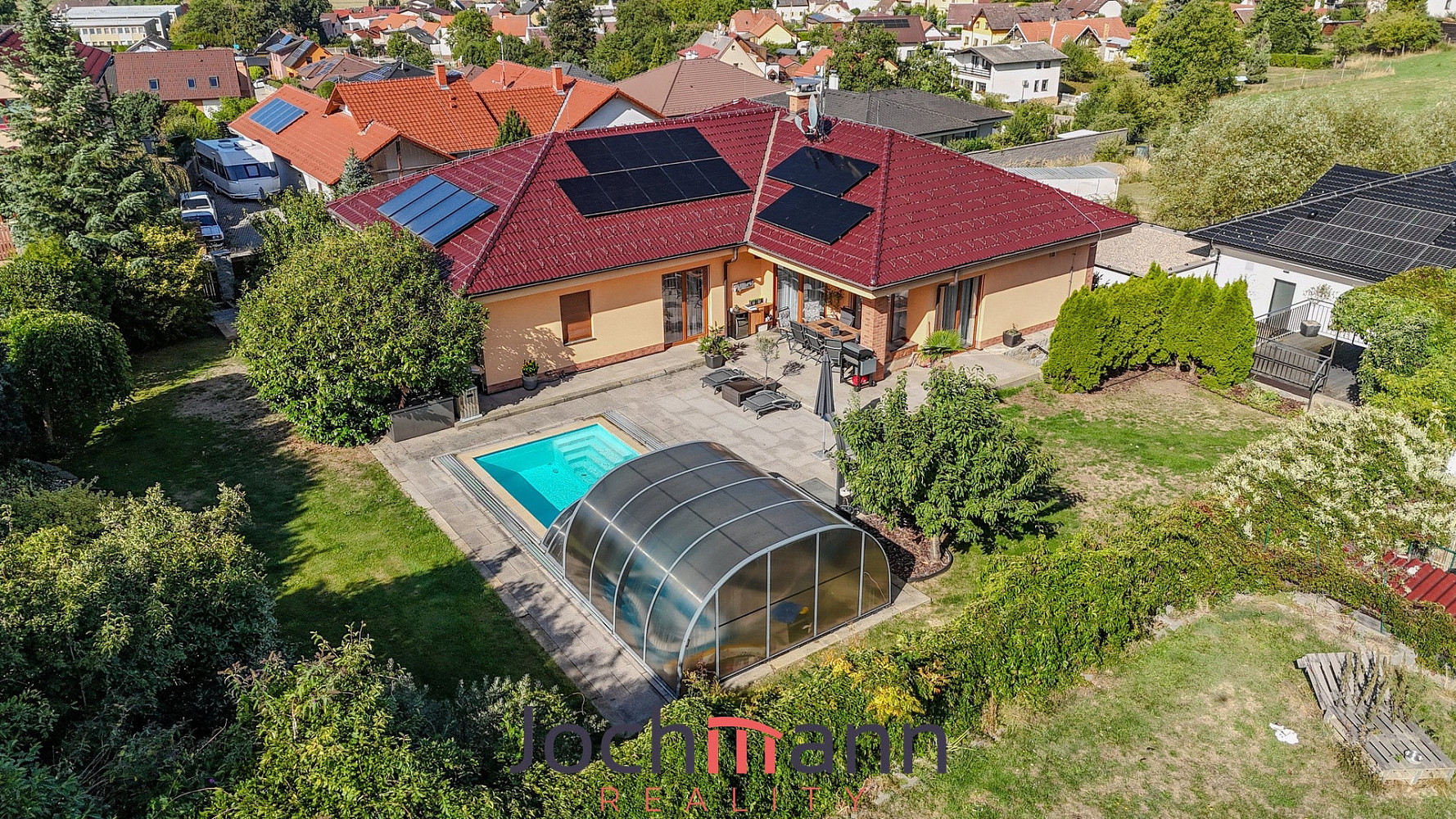 Prodej domu 274 m² s pozemkem 1 138 m²