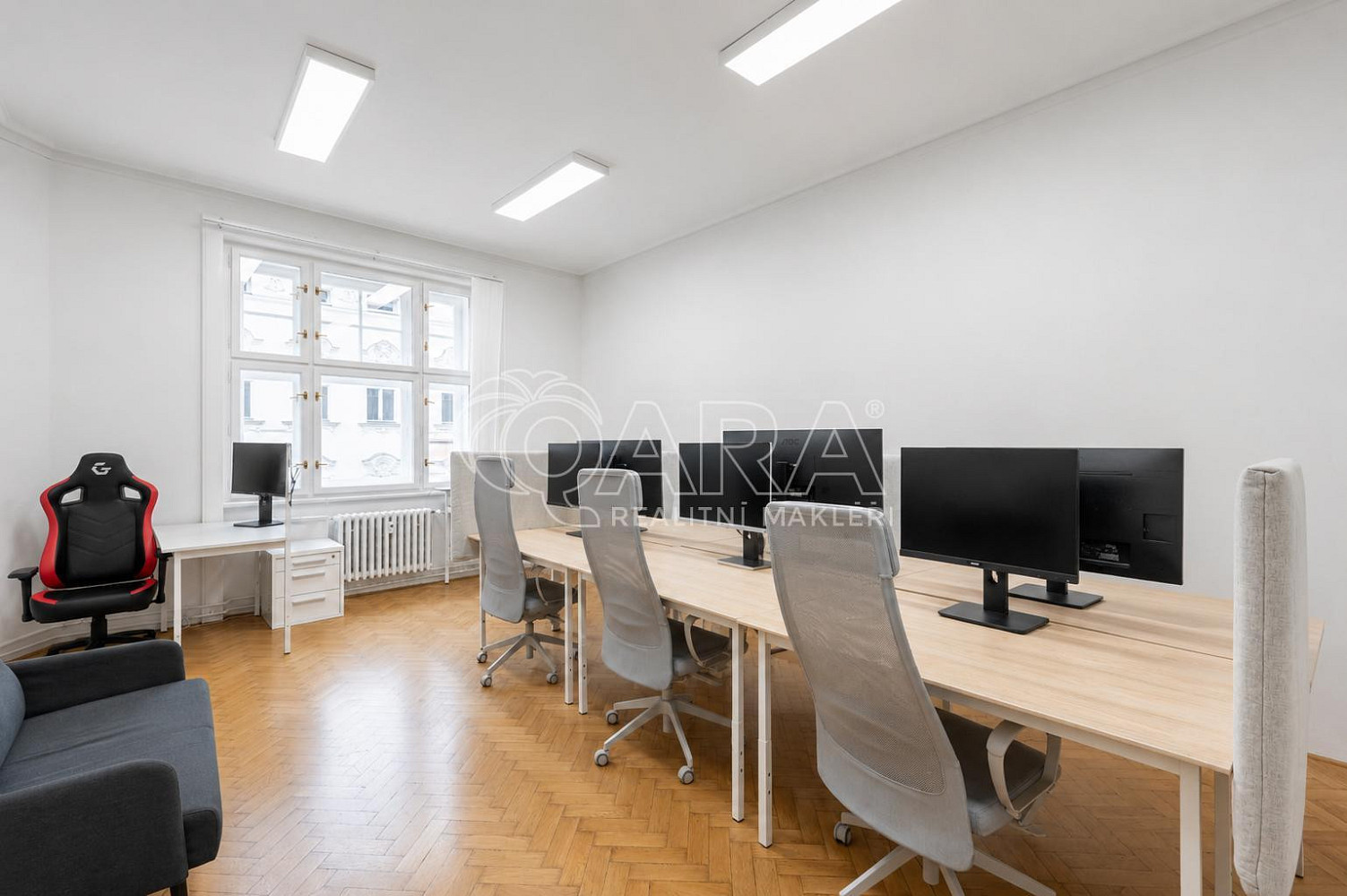Pronájem kanceláře 202 m²