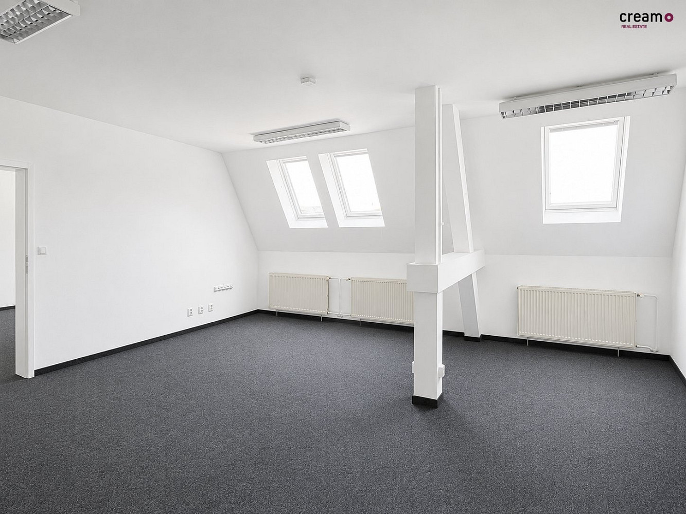 Pronájem kanceláře 21 m² — photo 2