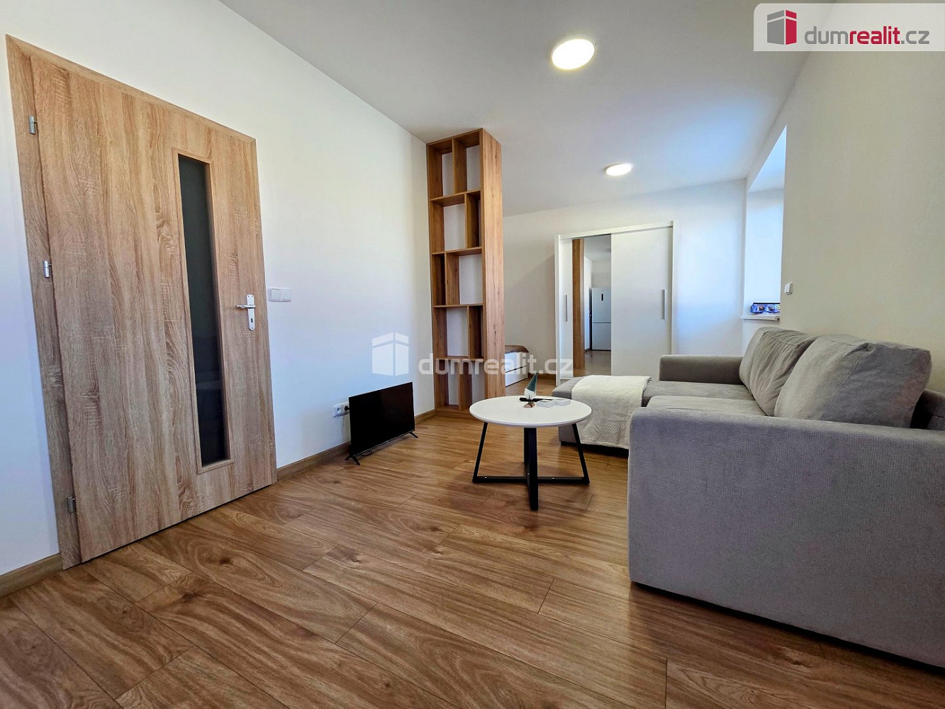 Pronájem bytu 1+kk 37 m² — photo 2