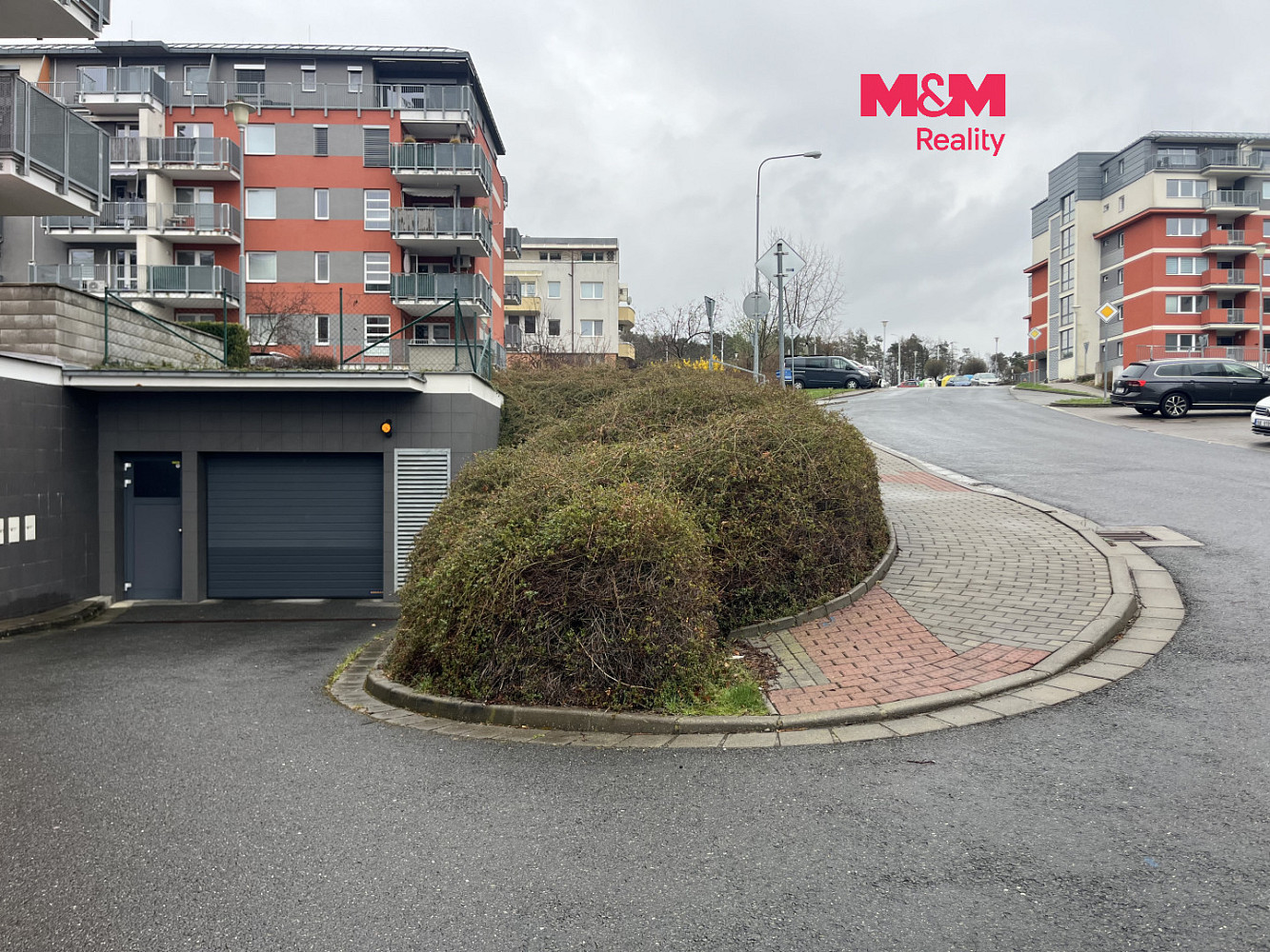 Pronájem parkovacího stání 14 m2, Zlín, ul. Zelinova