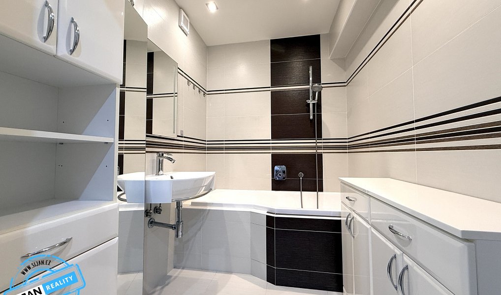 Prodej bytu 3+1 77 m², Krnov – náhled fotky 2