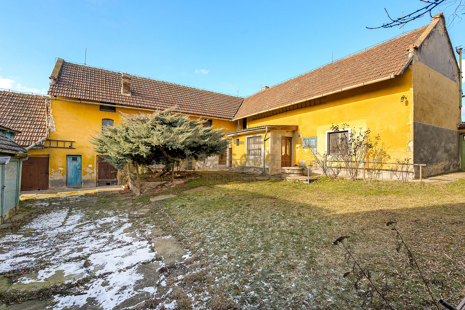 Prodej domu 400 m² s pozemkem 1 899 m²