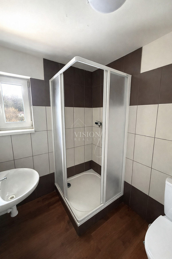 Pronájem kanceláře 337 m² – fotografie 3