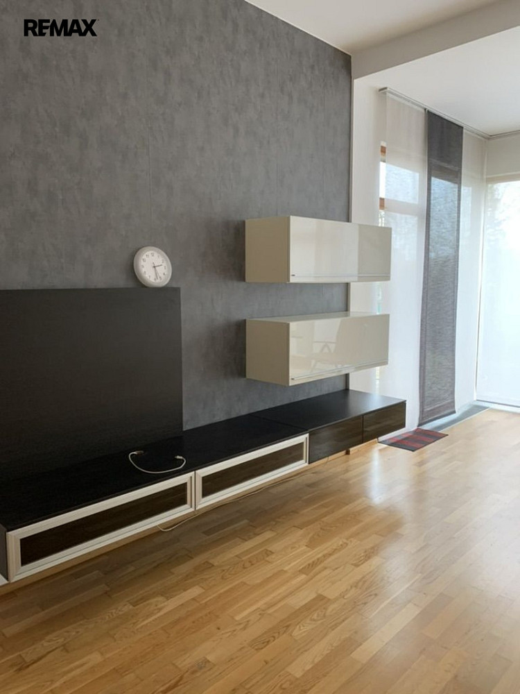 Pronájem bytu 2+kk 61 m² – fotografie 3