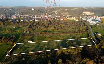 Prodej stavebního pozemku 5 666 m², Dolní Kounice, okres Brno-venkov