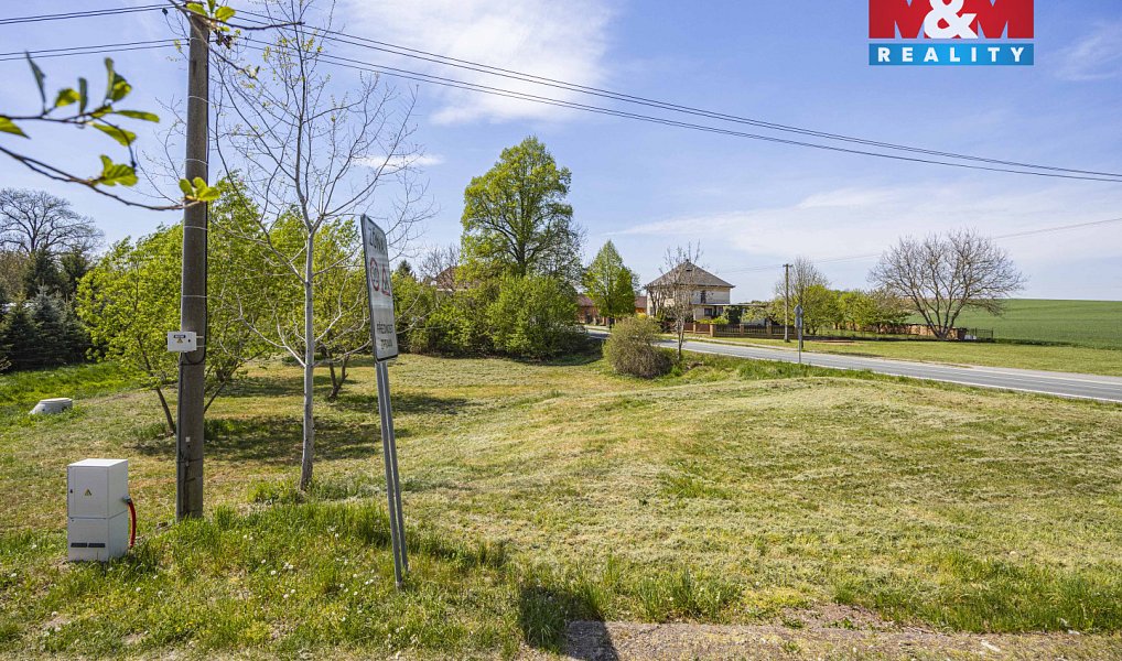 Prodej stavebního pozemku 1 402 m², Veliny – náhled fotky 3