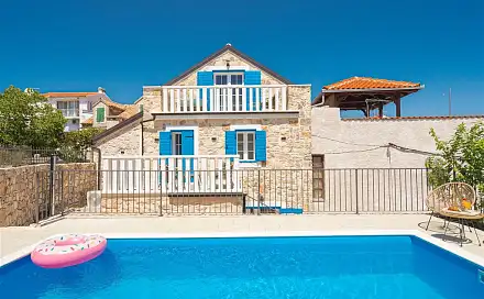 Prodej domu 137 m² s pozemkem 438 m², Tribunj, Chorvatsko