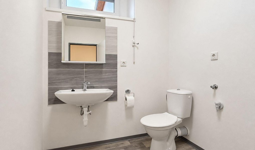 Pronájem bytu 1+1 45 m², Hrob – náhled fotky 7