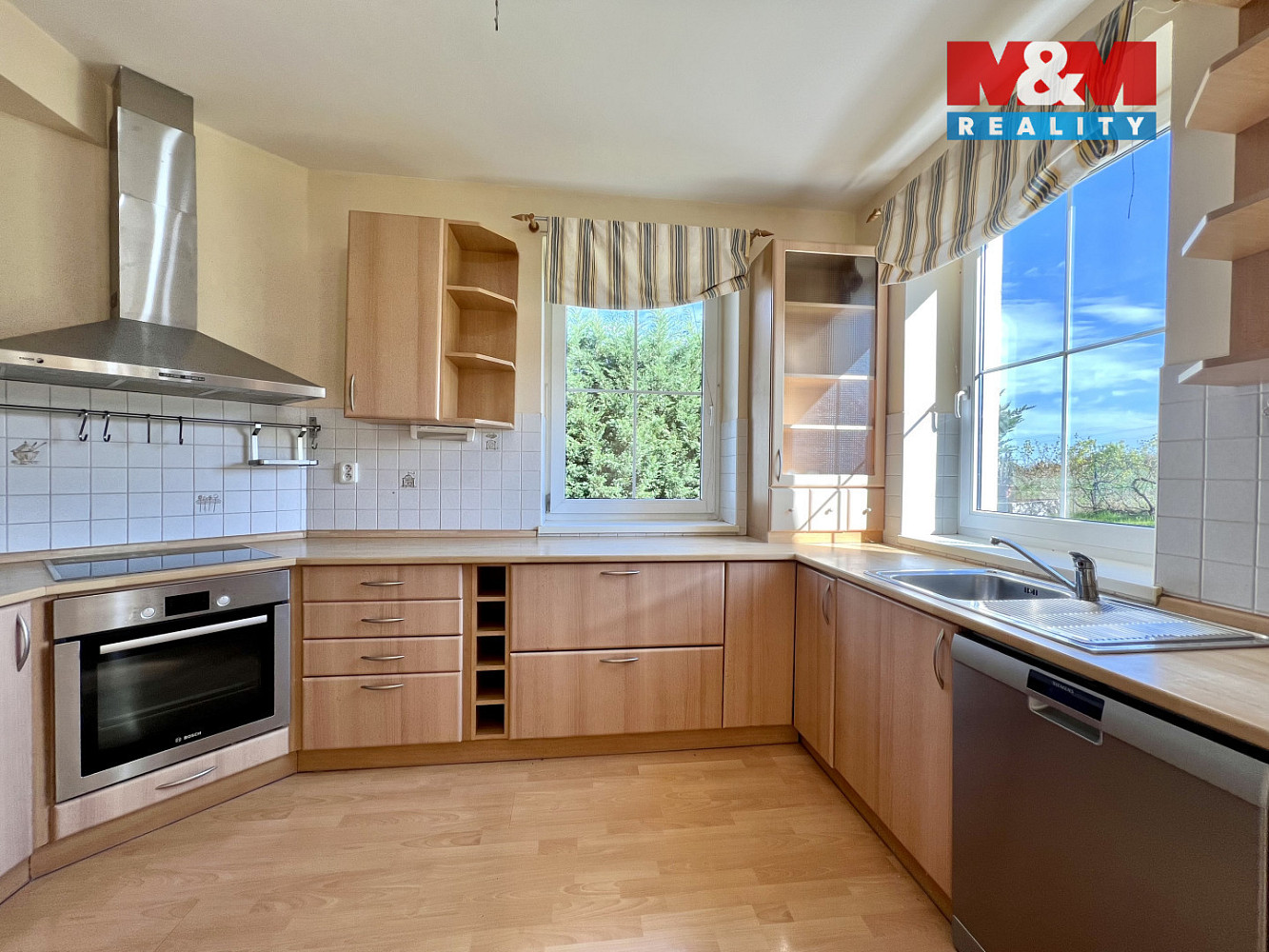 Prodej domu 200 m² s pozemkem 831 m² – fotografie 4