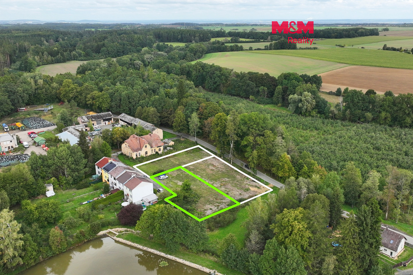 Prodej stavebního pozemku 1 060 m²