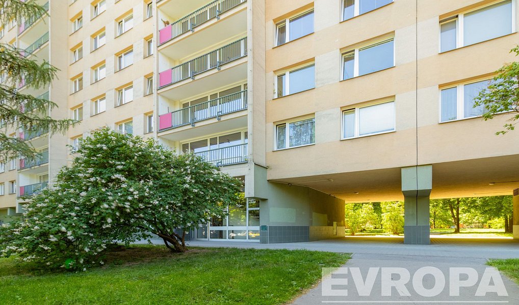 Prodej bytu 2+1 62 m², Praha – náhled fotky 20