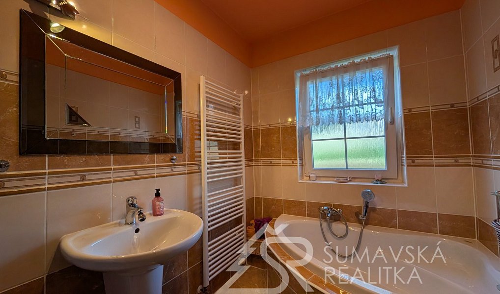 Prodej domu 121 m² s pozemkem 1 098 m², Vacov – náhled fotky 19