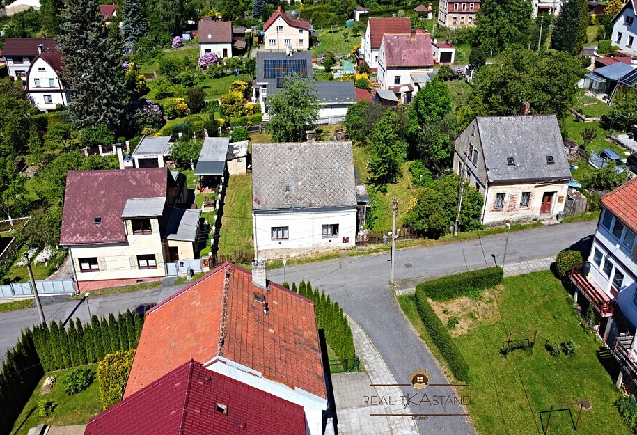Prodej domu 131 m² s pozemkem 1 048 m²
