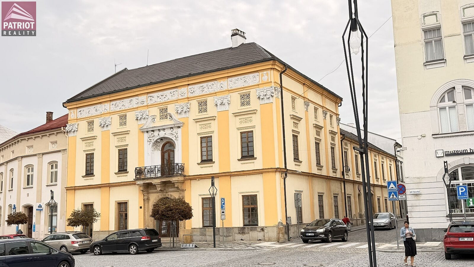 Prodej nájemního domu, činžáku 700 m²