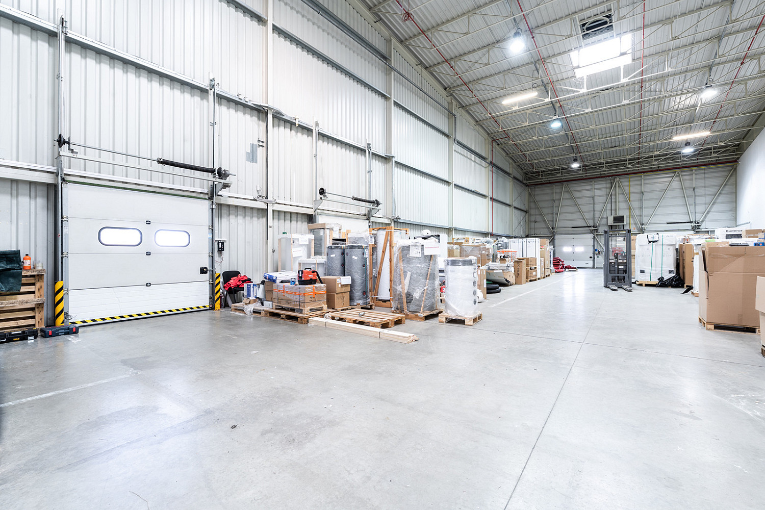 Pronájem skladovacích prostor 900 m²