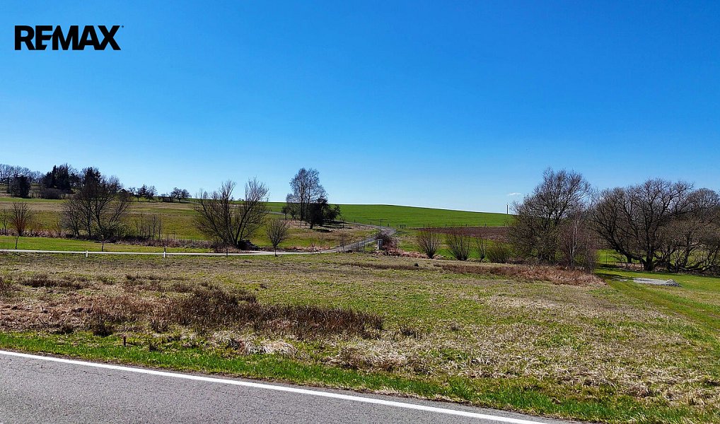 Prodej stavebního pozemku 2 078 m², Benešov – náhled fotky 3