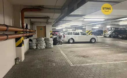 Prodej garážového stání, 15 m2, Praha - Košíře, Praha 5 - Košíře