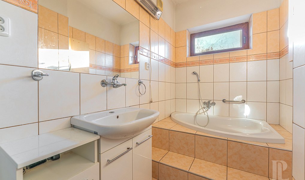 Prodej domu 335 m² s pozemkem 752 m², Strakonice – náhled fotky 11