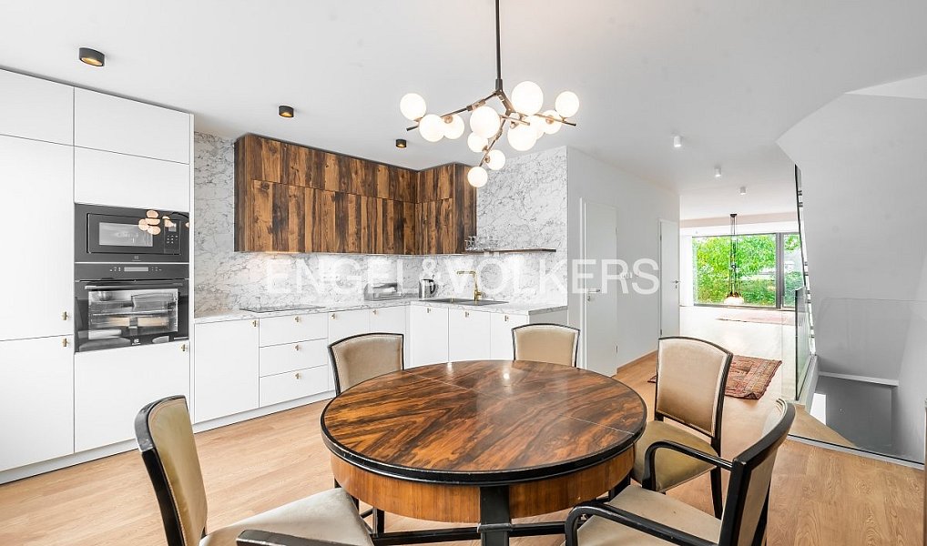 Pronájem domu 165 m² s pozemkem 120 m², Praha – náhled fotky 3