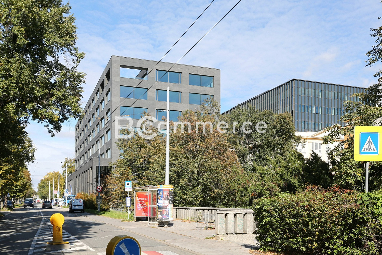 Pronájem kancelářské jednotky 500m² v Králově Poli – pohled 2