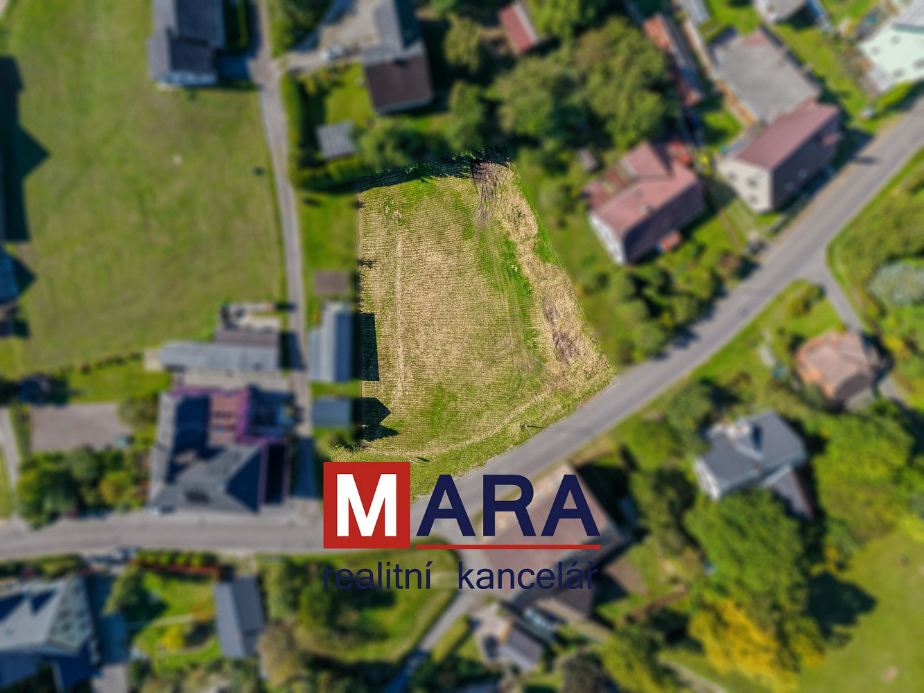 Prodej stavebního pozemku 2 352 m² – fotografie 5