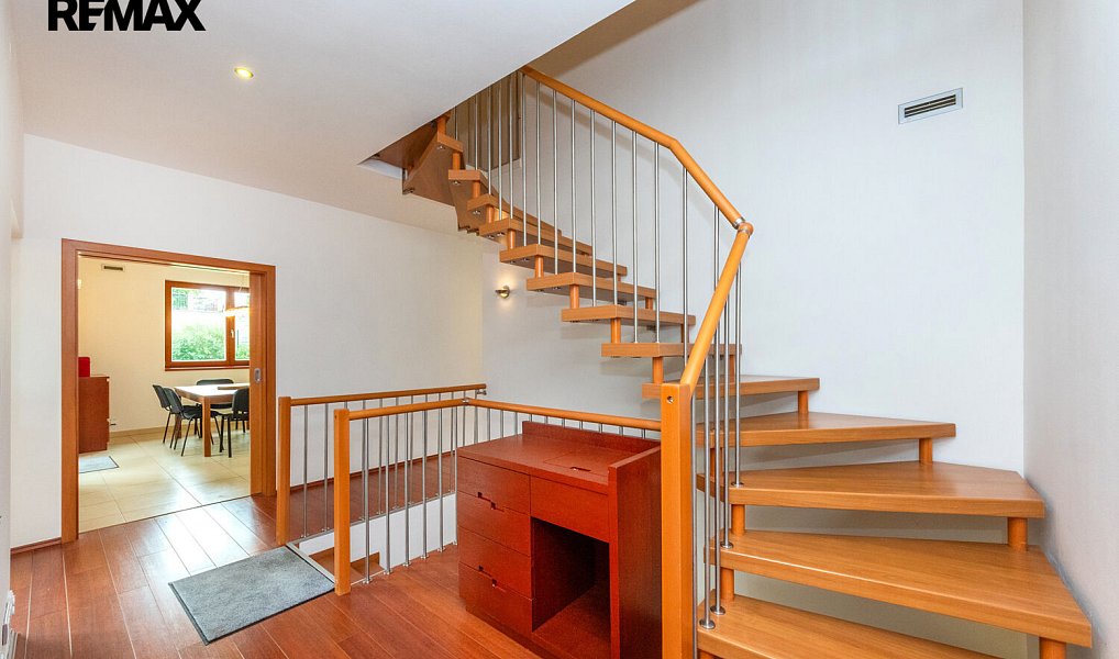 Prodej domu 300 m² s pozemkem 652 m², Praha – náhled fotky 24