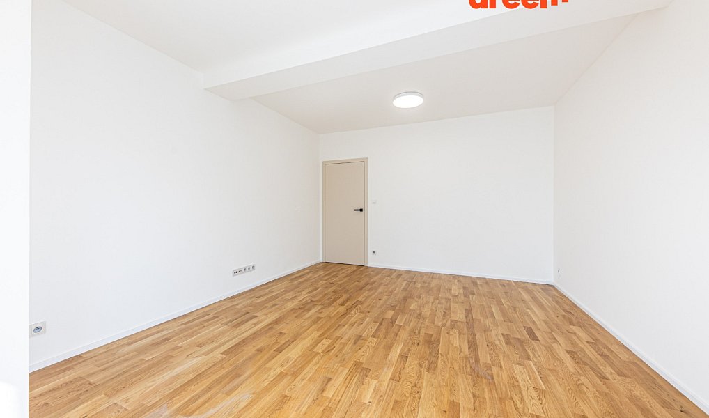 Prodej domu 200 m² s pozemkem 380 m², Praha – náhled fotky 31