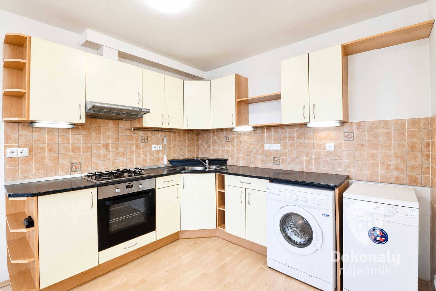 Pronájem bytu 3+kk 70 m² – fotografie 2