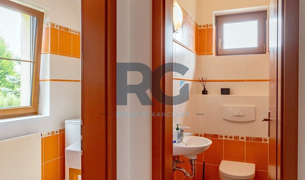 Prodej domu 226 m² s pozemkem 1 089 m², Písek – náhled fotky 15