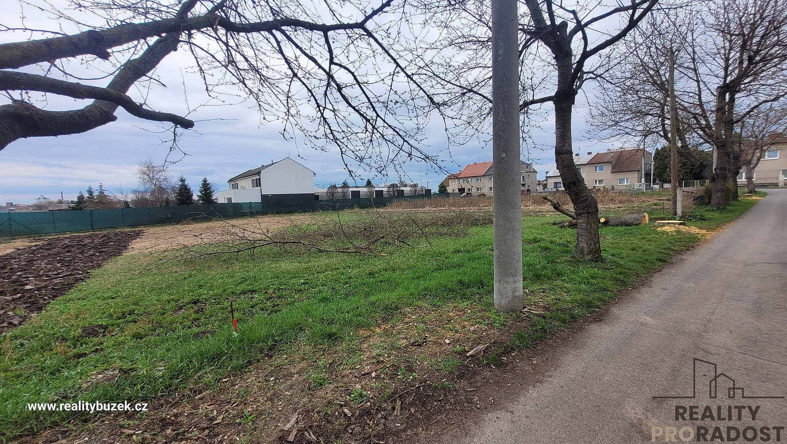 Prodej stavebního pozemku 936 m² – fotografie 3