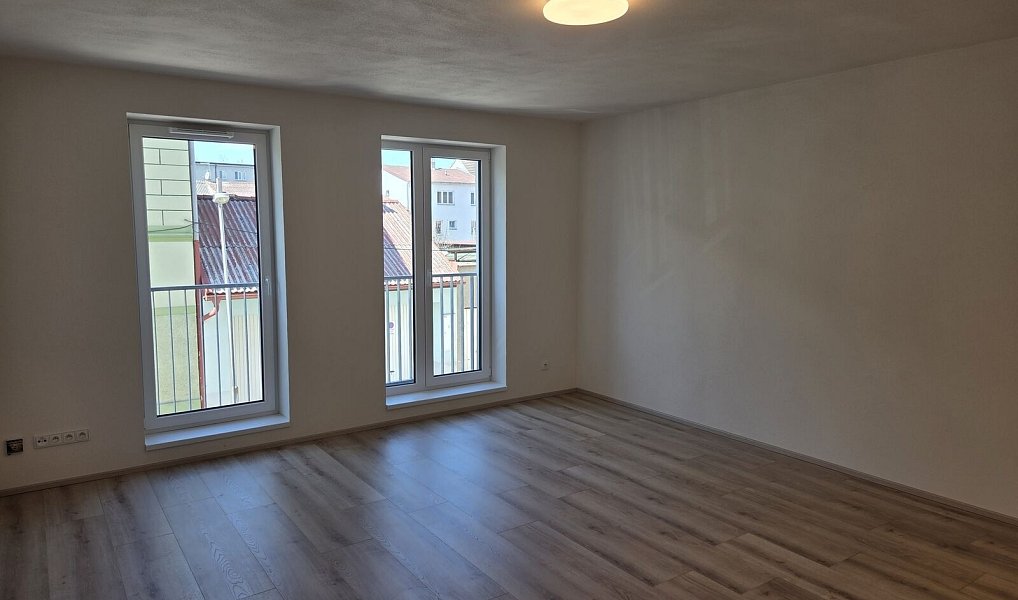 Pronájem bytu 1+kk 37 m², České Budějovice – náhled fotky 2