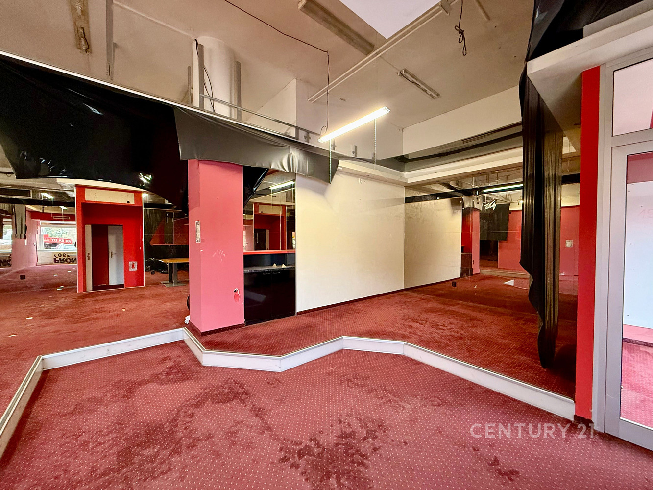 Pronájem obchodních prostor 120 m² – fotografie 3
