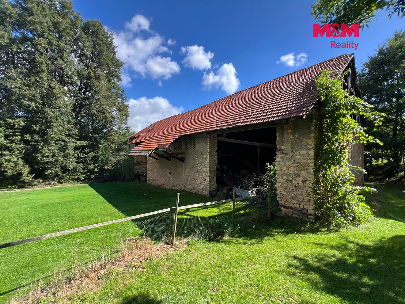 Prodej domu 750 m² s pozemkem 16 025 m²