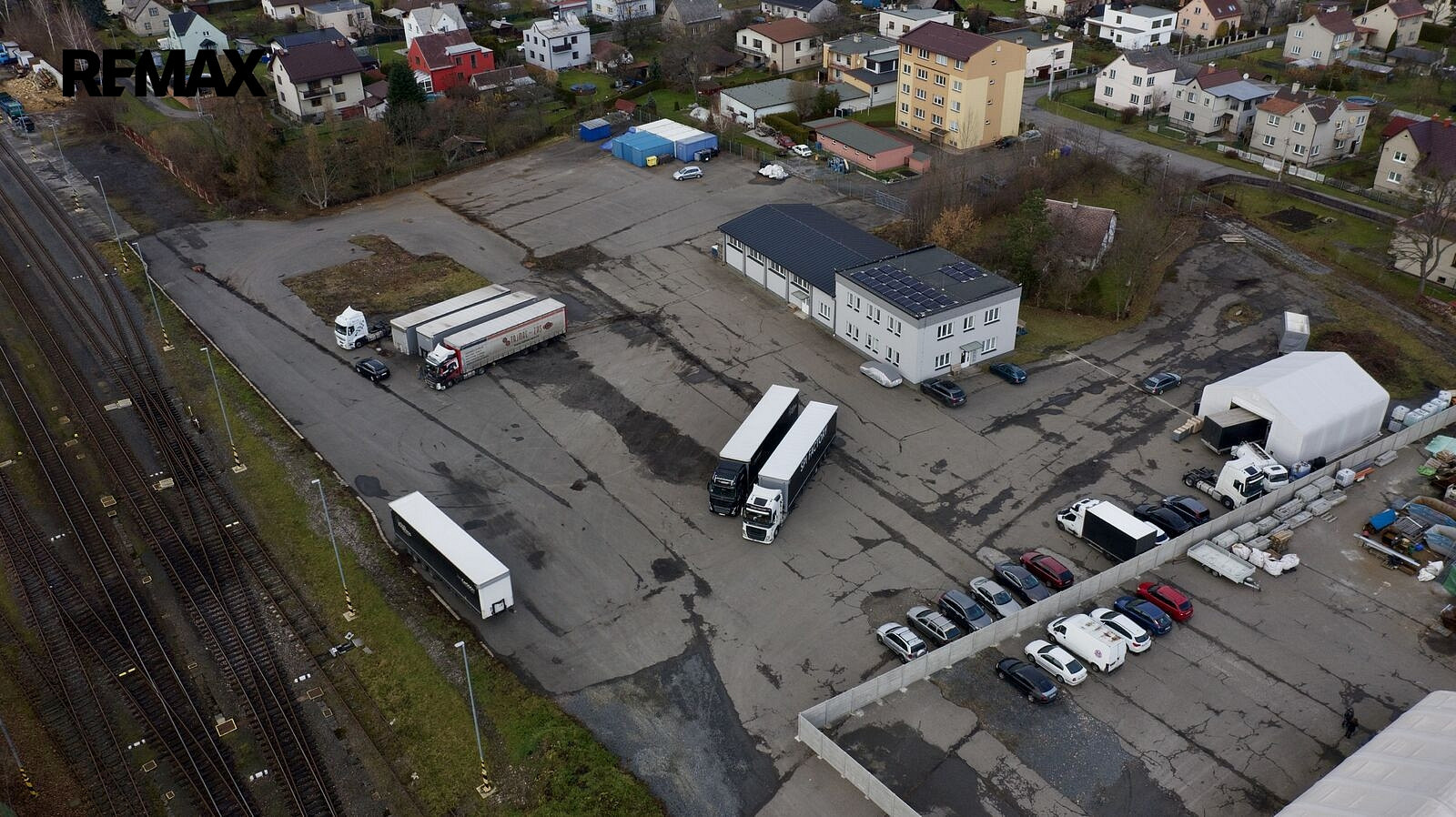 Pronájem odstavné plochy pro nejen kamiónovou dopravu - kontejnery, stroje — photo 2