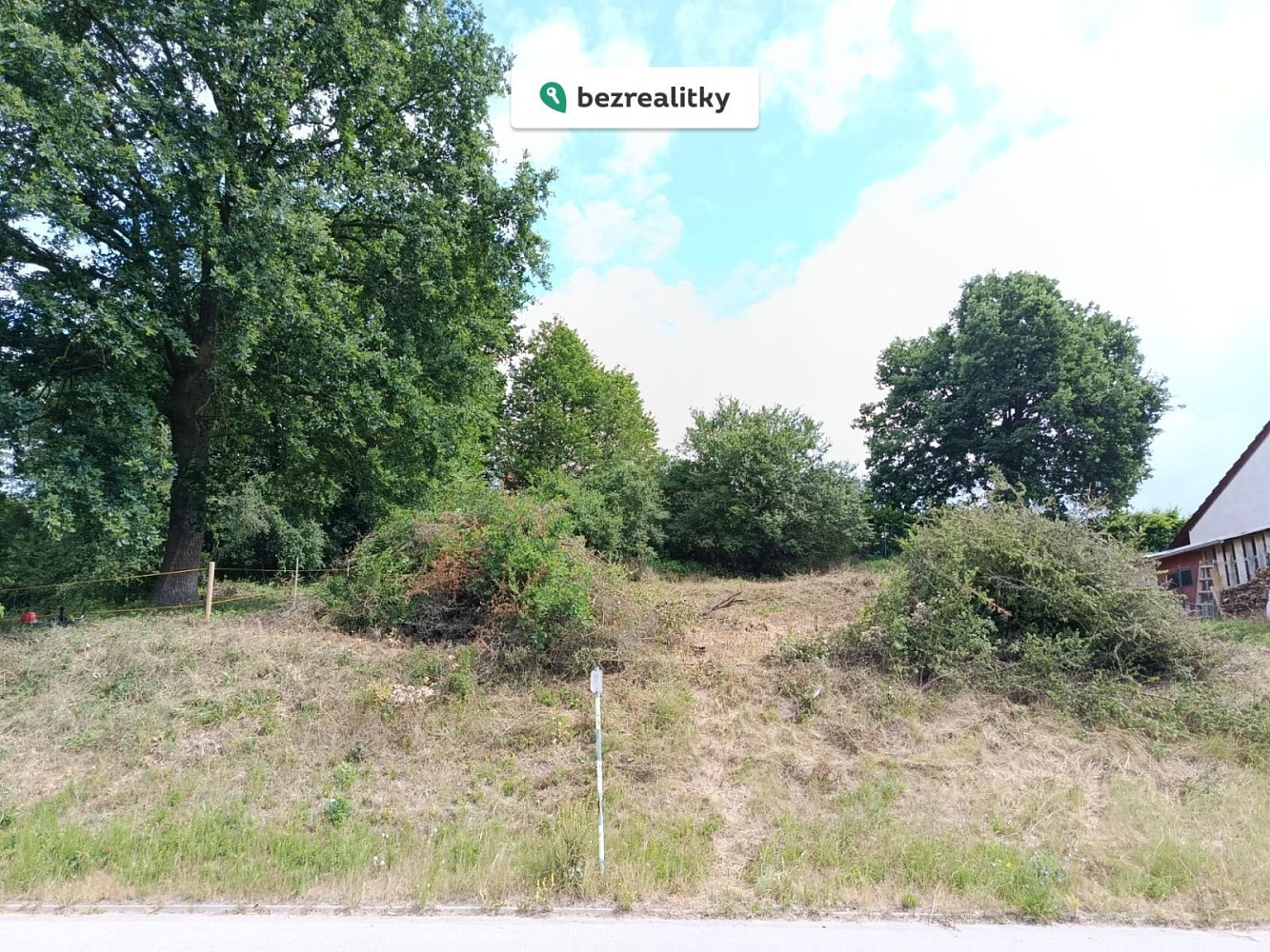Prodej stavebního pozemku 899 m² – fotografie 2