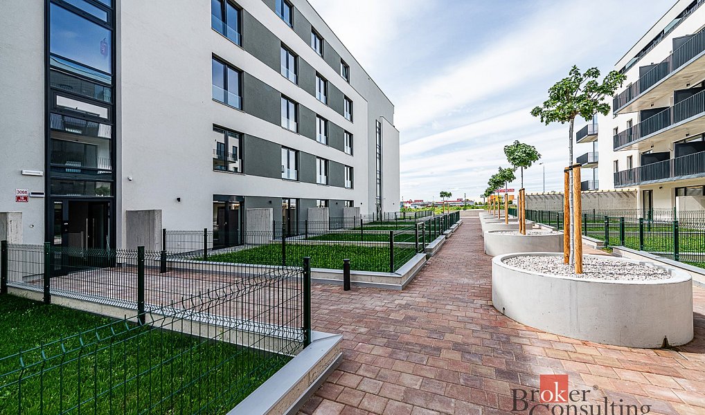 Pronájem bytu 2+kk 63 m², Plzeň – náhled fotky 25